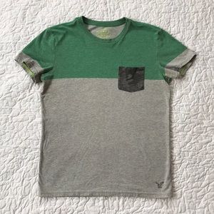 AE T-shirt with camo pocket